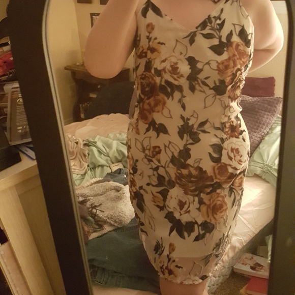 japna Dresses & Skirts - L velvet and satin floral dress